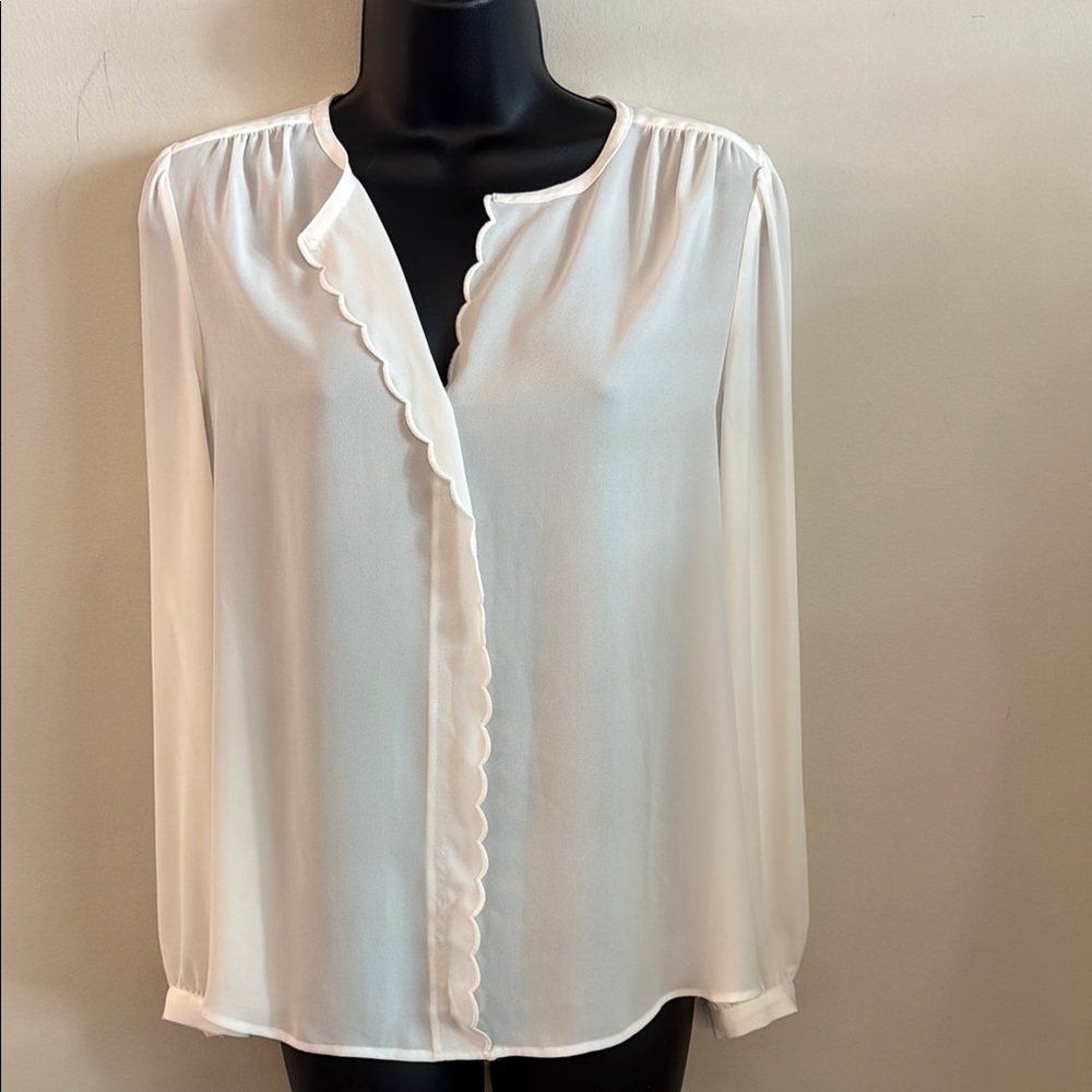 Scalloped Edge White Long-Sleeve Women's Blouse Business Casual Size Small